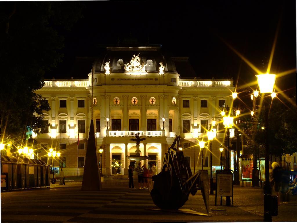 Lion Apartments Medena, Big Size, High Ceilings Bratislava Esterno foto