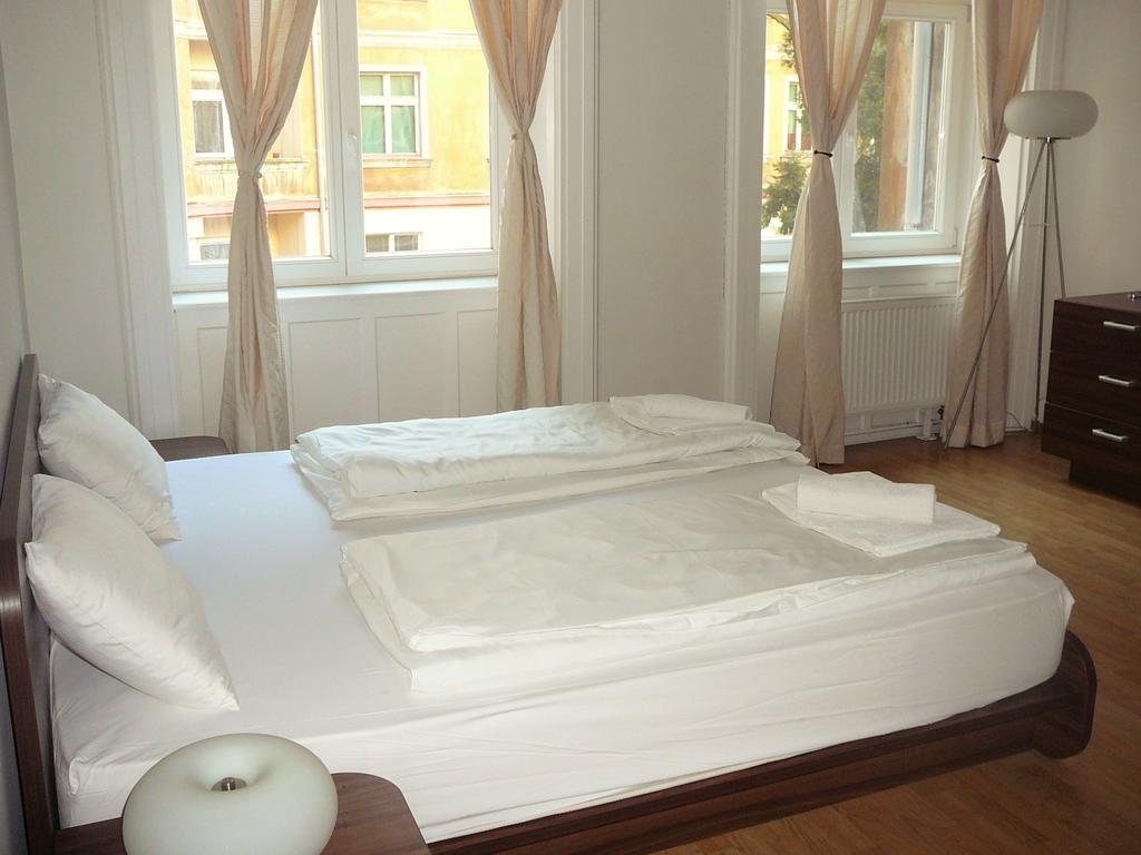 Lion Apartments Medena, Big Size, High Ceilings Bratislava Esterno foto