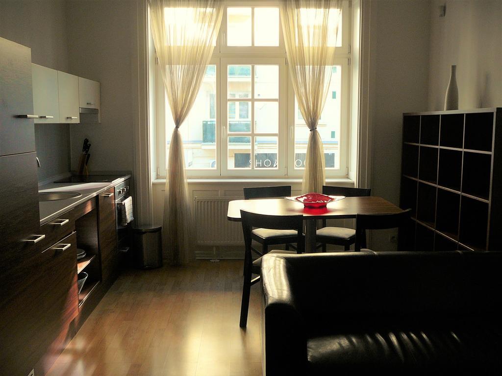 Lion Apartments Medena, Big Size, High Ceilings Bratislava Esterno foto