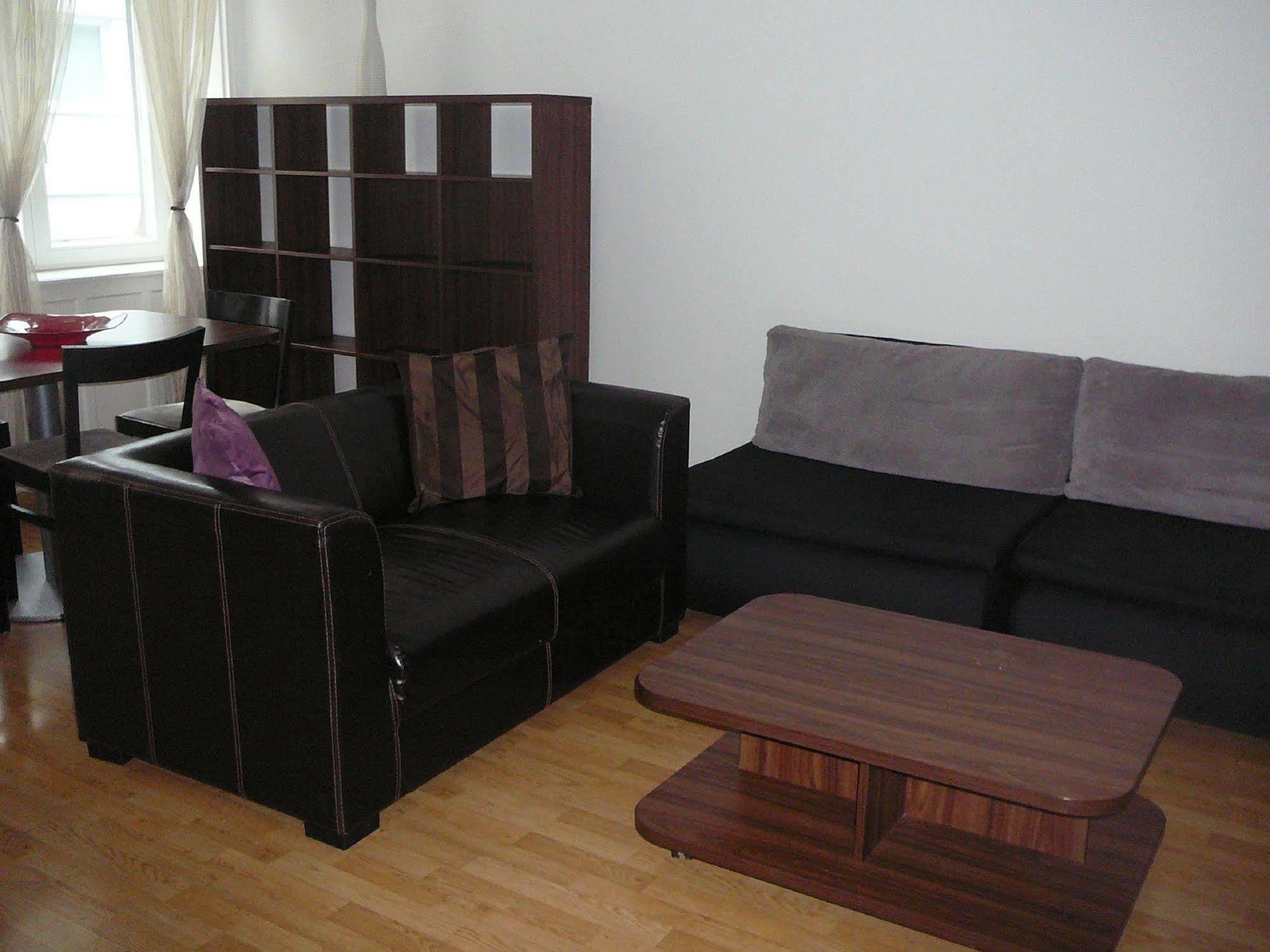 Lion Apartments Medena, Big Size, High Ceilings Bratislava Esterno foto