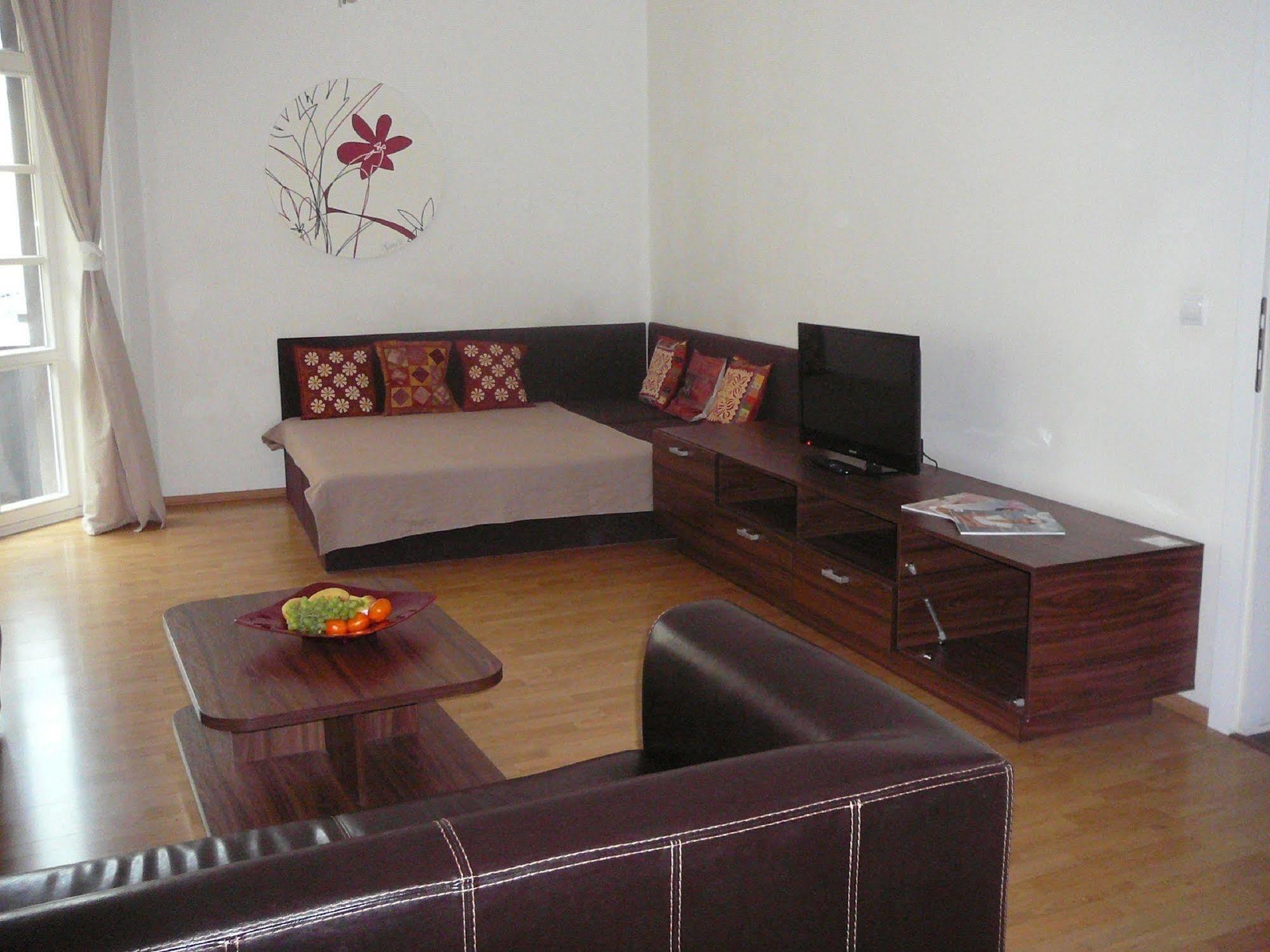 Lion Apartments Medena, Big Size, High Ceilings Bratislava Esterno foto